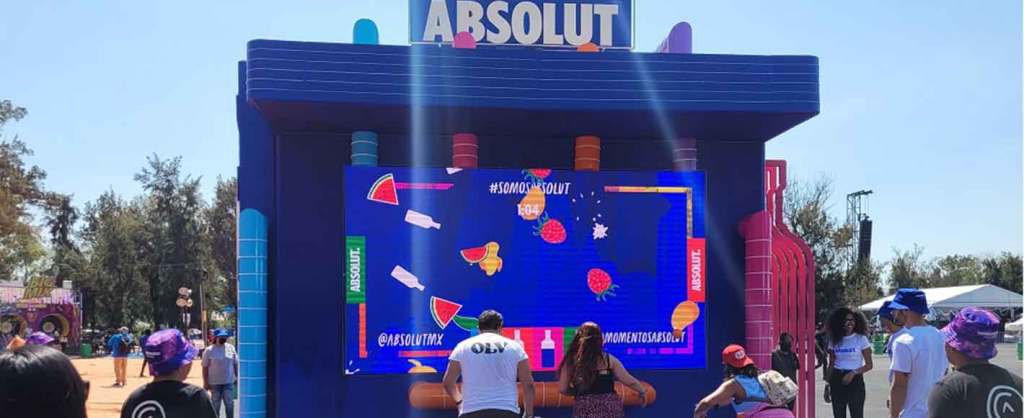 Absolut, patrocinador del Tecate Emblema