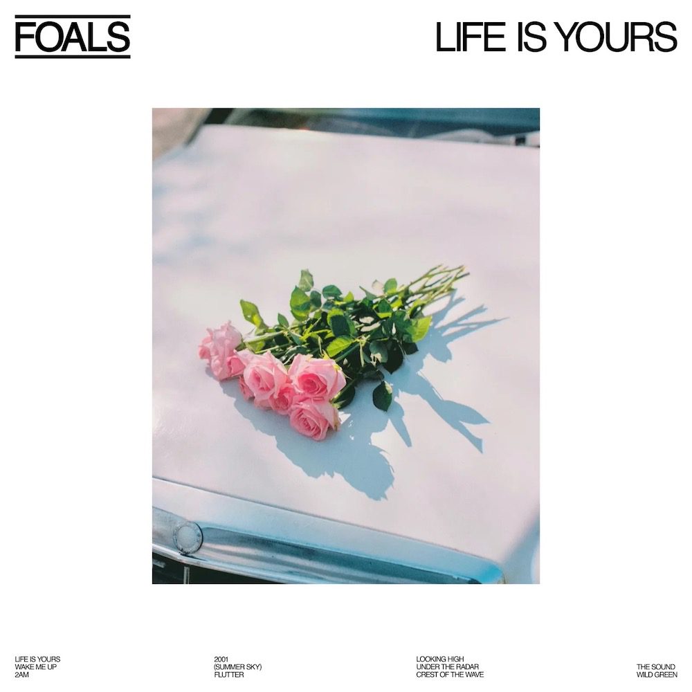 Foals celebra la fiesta y la vida con un cambio en su sonido para su nuevo disco