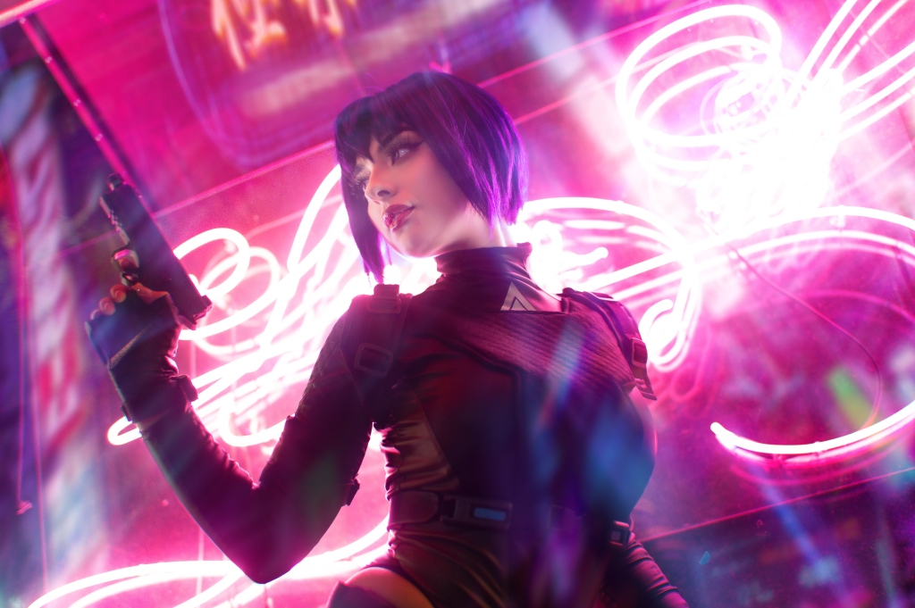 Valentina Kryp y su espectacular cosplay de Motoko para la colaboración entre Ghost in the Shell y Call of Duty