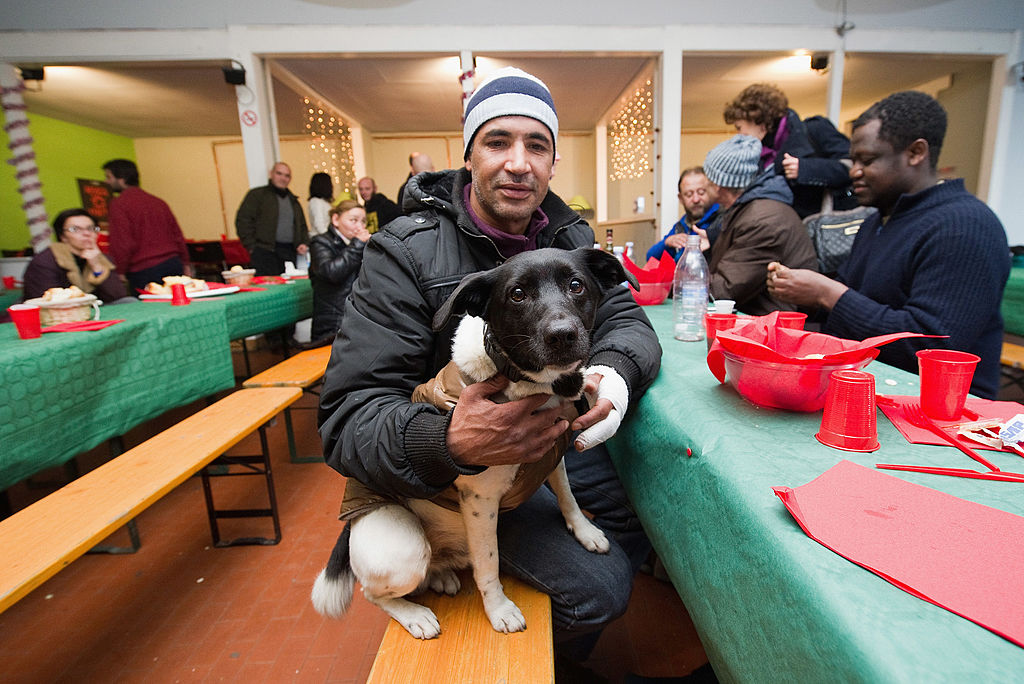 ¡Rifados! Este albergue deja que las personas en situación de calle se refugien con sus mascotas