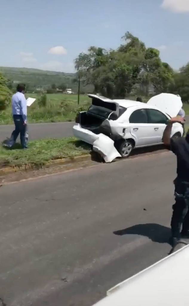 Plop: Le regalan auto en su graduación y lo choca a los 2 kilómetros