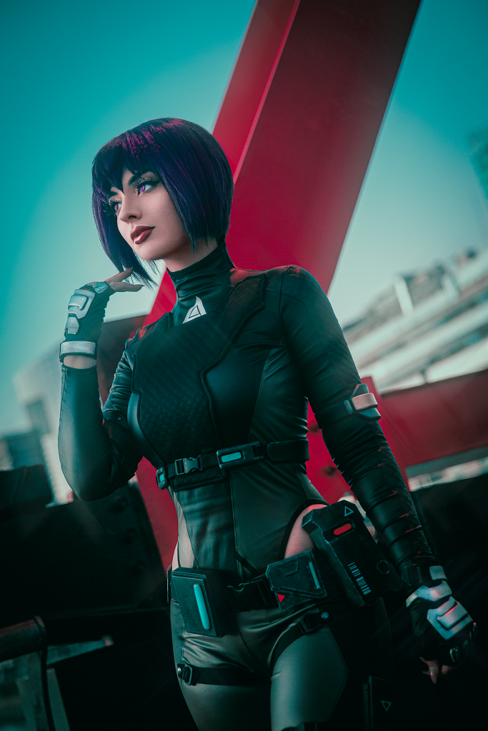 Valentina Kryp y su espectacular cosplay de Motoko para la colaboración entre Ghost in the Shell y Call of Duty