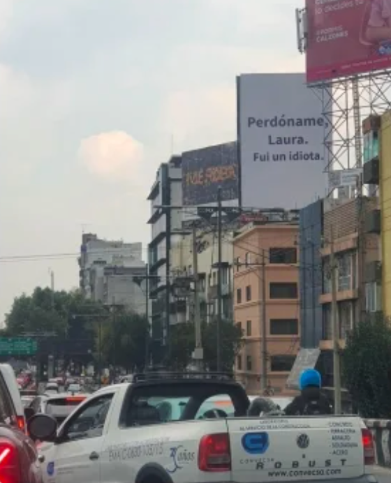 ¿Pues qué hizo? Aparecen extraños carteles de disculpas en la CDMX y se hacen virales