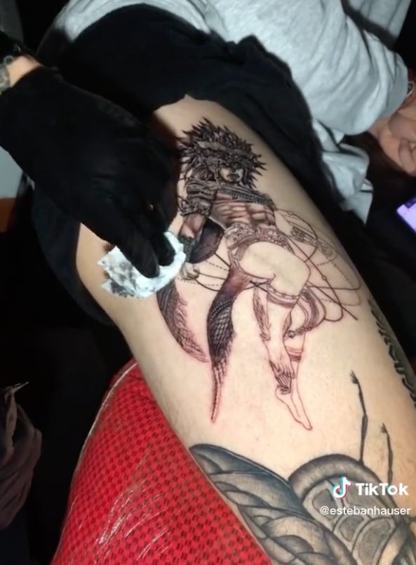 Artista hace un tatuaje del Namor de Tenoch Huerta (y el actor reaccionó)