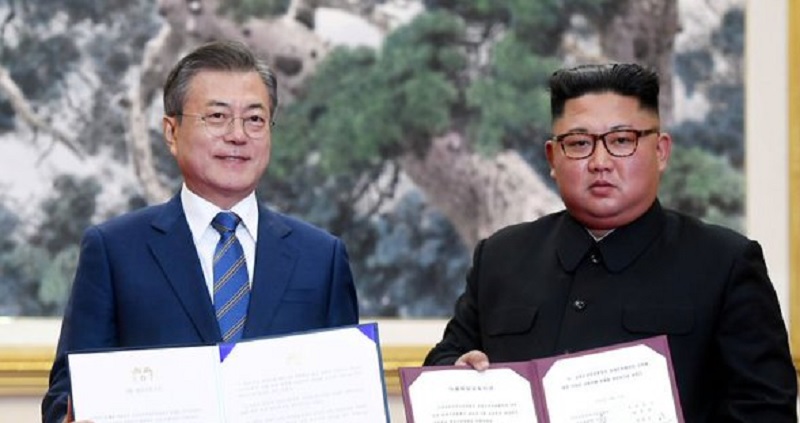 Los líderes Moon Jae-in y Kim Jong-un