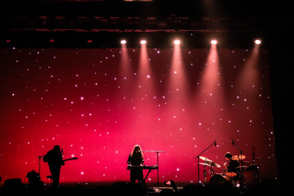 Beach House nos llevó fuera del planeta con sorpresas para fans en su regreso a la CDMX