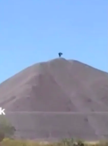 Ah caray: Captan a supuesto gigante en la cima de un cerro de Aguascalientes 