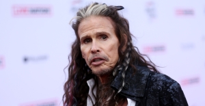 Demandan a Steve Tyler por agredir sexualmente a una menor de edad