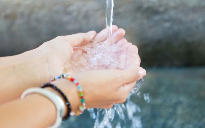 acciones para brindar agua a comunidades que lo necesitan