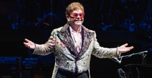 https://www.nme.com/news/music/elton-john-confirmed-as-first-glastonbury-2023-headliner-3359489?utm_source=feedly&utm_medium=rss&utm_campaign=elton-john-confirmed-as-first-glastonbury-2023-headliner