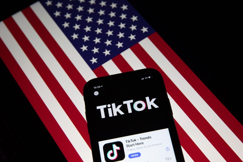 Presentan proyecto de ley para prohibir TikTok en Estados Unidos - senado-tiktok-1024x683