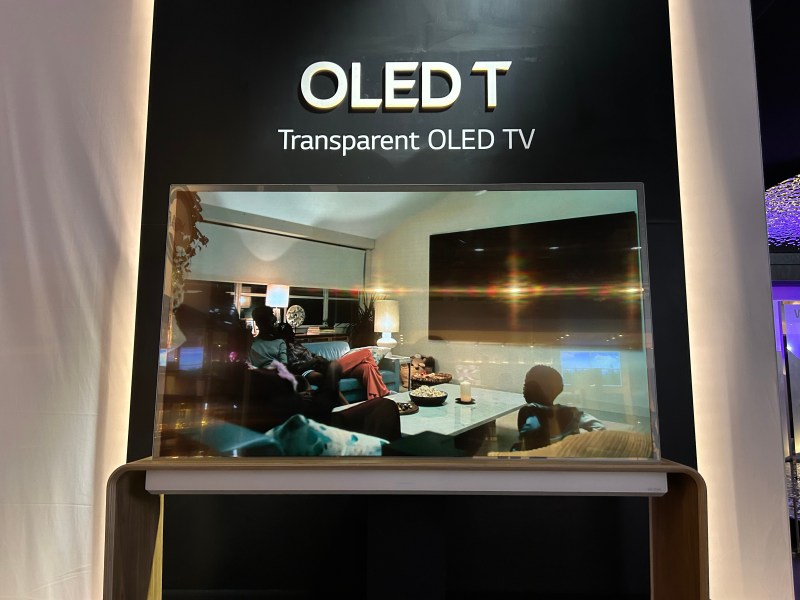 Lanzan la primera pantalla OLED transparente e inalámbrica de 55 pulgadas - oled-t-1024x768