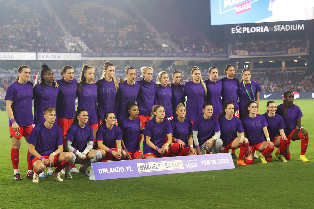 La protesta en la SheBelieves Cup de Canadá y Estados Unidos