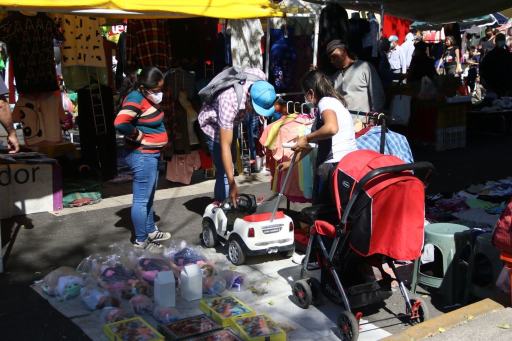 Como cuando vas al tianguis y encuentras una de tus fotos familiares  