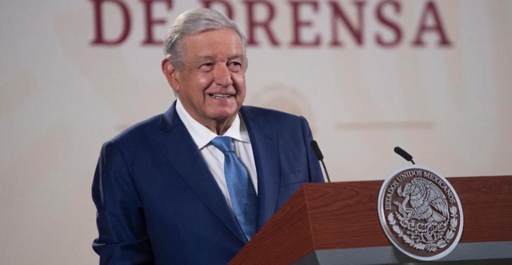 AMLO anuncia la llegada de Tesla.