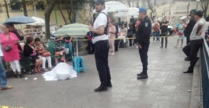 Un hombre de la tercera edad murió de un posible infarto cuando participaba en un baile masivo en el Kiosco Morisco.