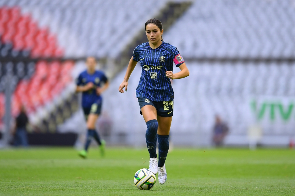 Scarlett Camberos no regresará al América tras meses de acoso; el club negocia su traspaso a la NWSL