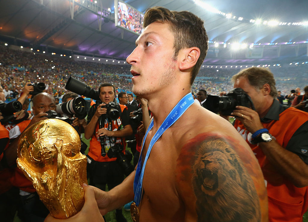 Mesut Özil, campeón del mundo en Brasil 2014