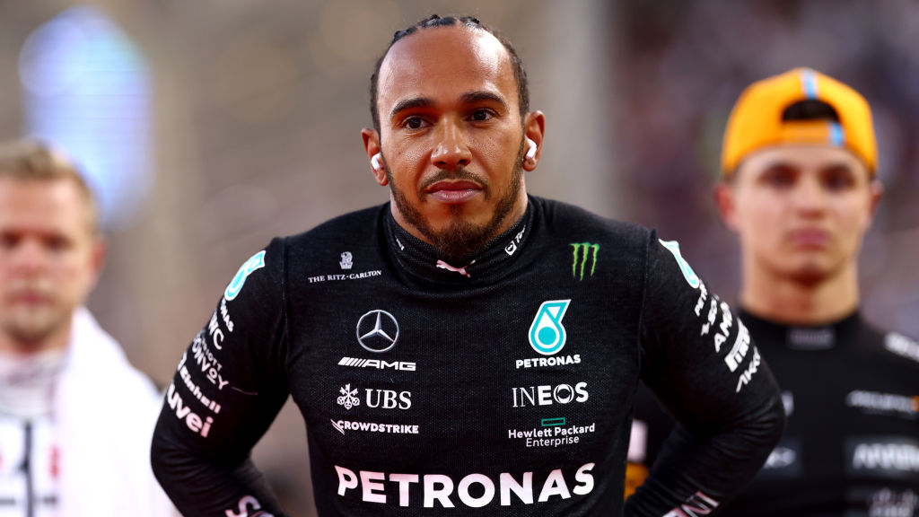 Lewis Hamilton tira la toalla ante el RB19 de Red Bull