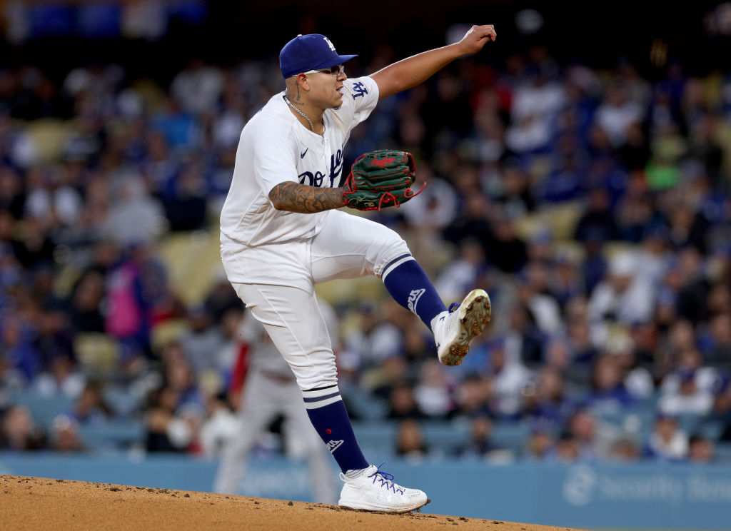 Julio Urías salió ovacionado en el opening day de la MLB y lo dedicó a México