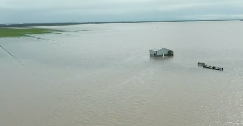 regreso-lago-tulare-seco-120-anos-california-inundacion-1