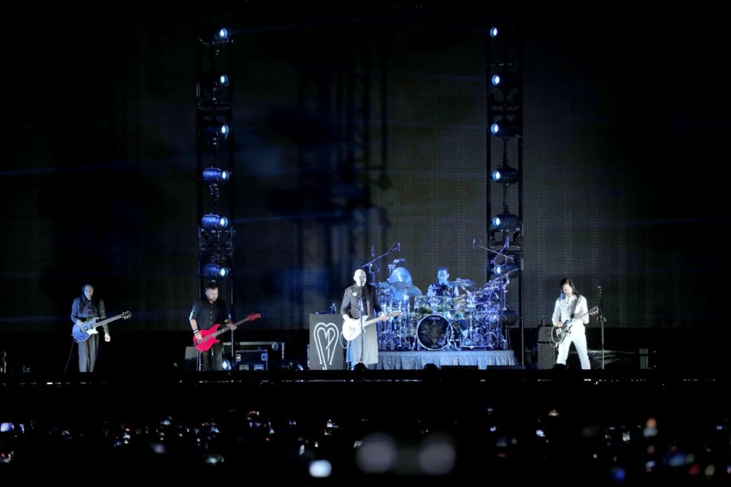 Smashing Pumpkins cerró con todo la primera edición de The World Is A Vampire en CDMX