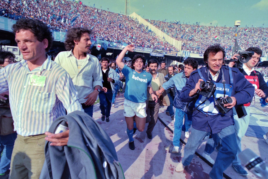 Maradona le dio el primer título an Napoli en 1987