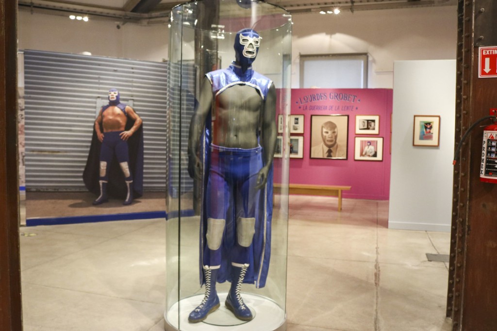 Exposición de Blue Demon.