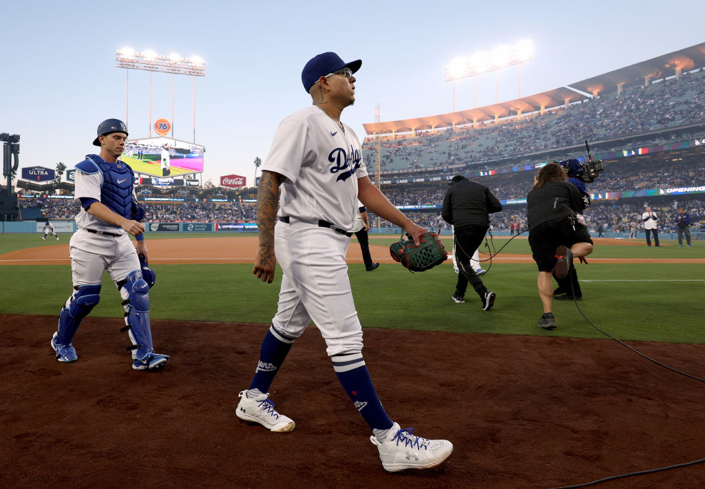 Julio Urías salió ovacionado en el opening day de la MLB y lo dedicó a México