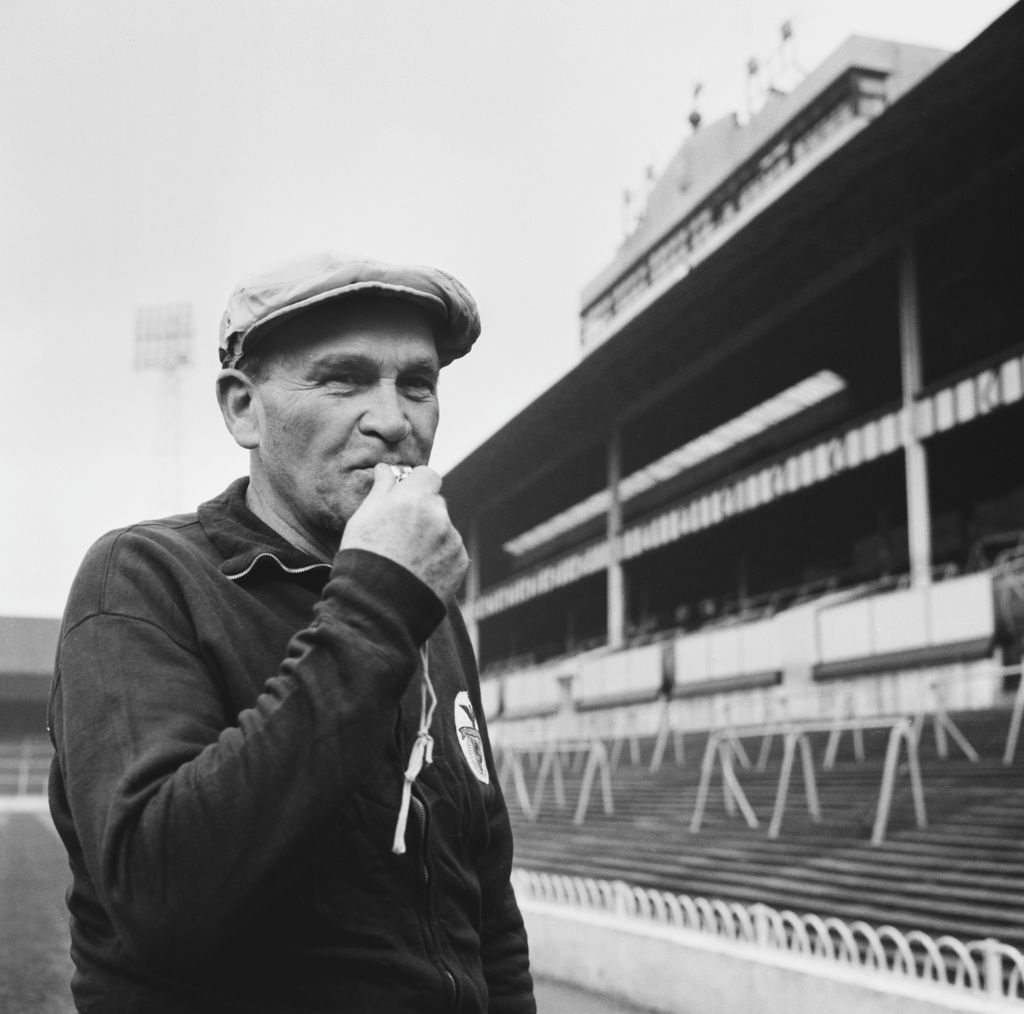 El mítico entrenador húngaro del Benfica