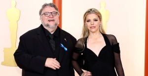 ¿Qué significa el moño azul que Guillermo del Toro usó en los Oscar 2023?