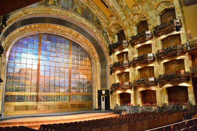 La destellante y gran historia del telón de cristal de Bellas Artes