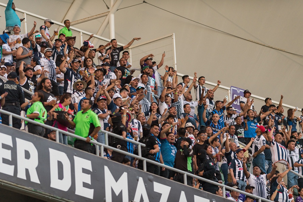 aficion monterrey visita mazatlan estadio kraken