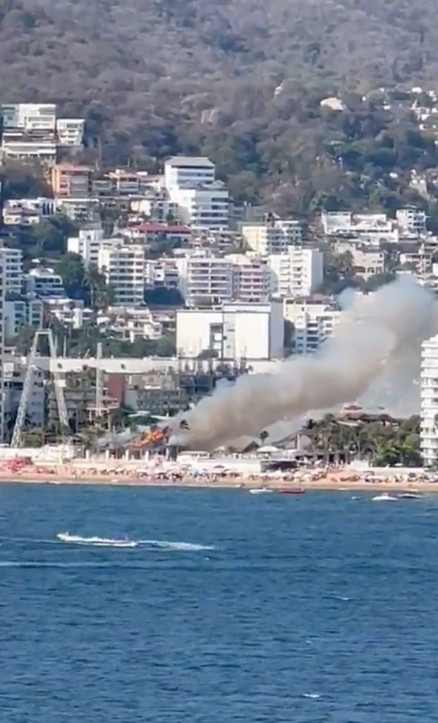 incendio-acapulco-guerreo-el-rollo