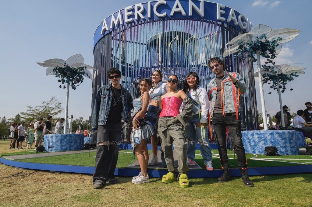 American Eagle en Ceremonia