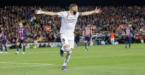 Benzema golea y humilla al Barcelona en el Camp Nou