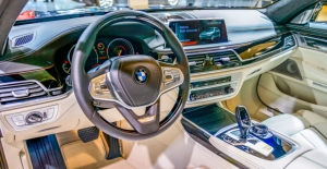 BMW, Tesla y otras compañías de autos quitarán la radio AM de sus nuevos modelos