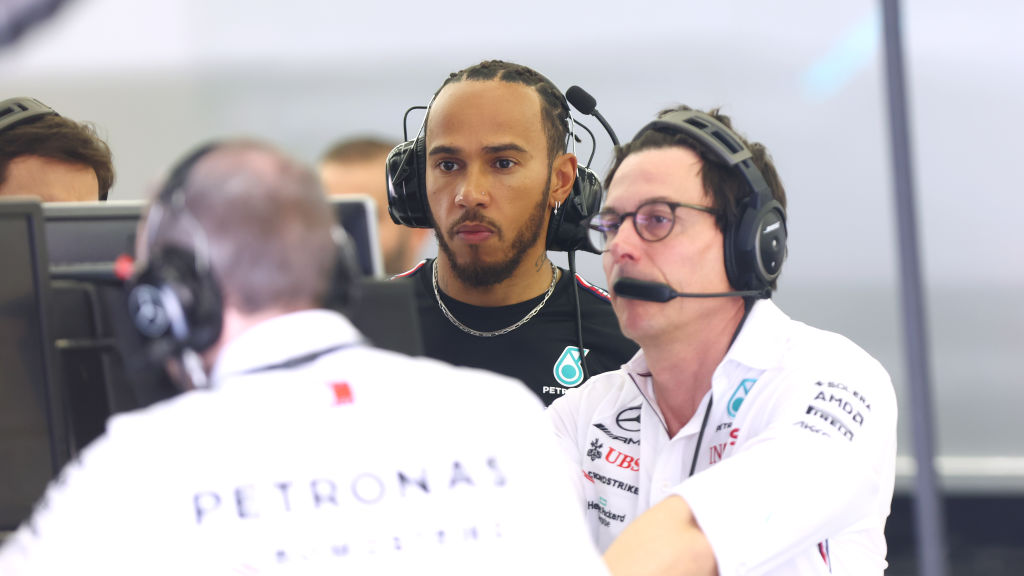 Toto Wolff rompe el silencio sobre la posible salida de Lewis Hamilton a Ferrari