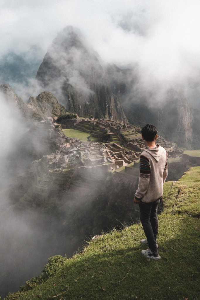 Expulsan turistas por fotos desnudos en Machu Picchu