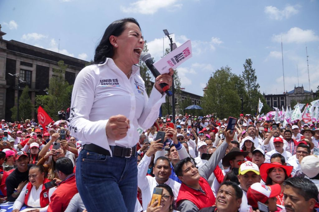 Se desata pelea campal en el cierre de campaña de Alejandra del Moral