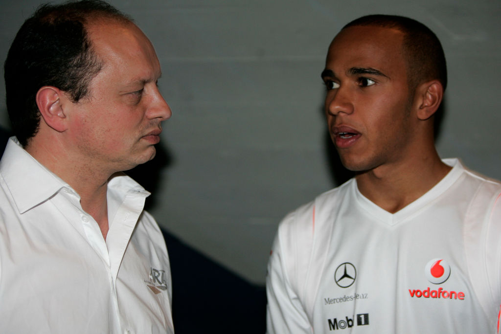 Fred Vasseur por fin aclara si Ferrari está negociando con Lewis Hamilton