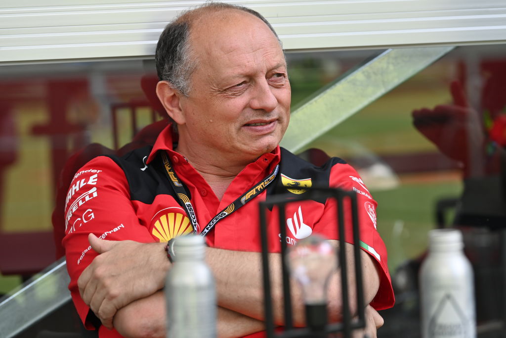 Fred Vasseur por fin aclara si Ferrari está negociando con Lewis Hamilton