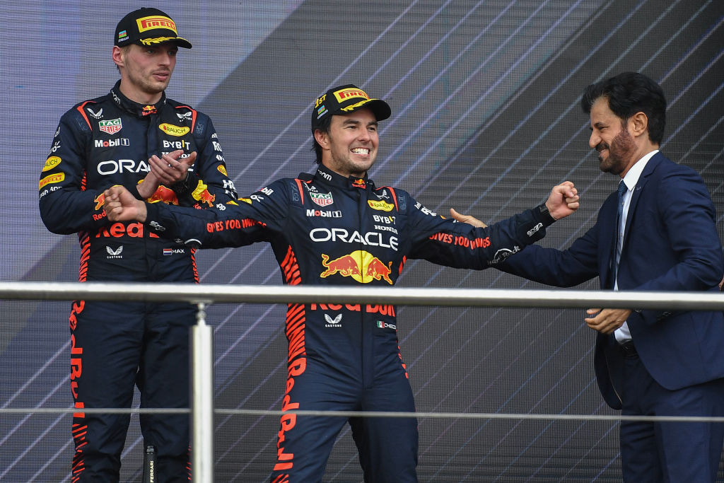 checo perez max verstappen podio gp de azerbaiyan red bull