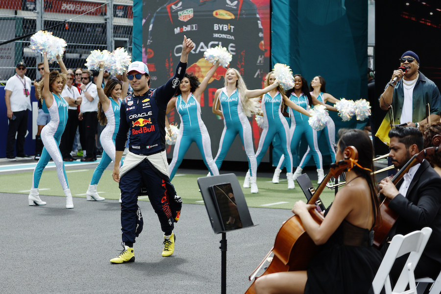 Checo Pérez fue el más ovacionado en la presentación