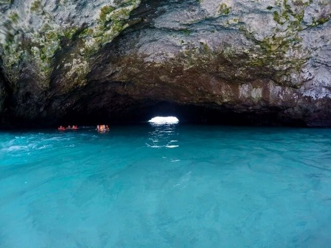 La playa que está en un cráter