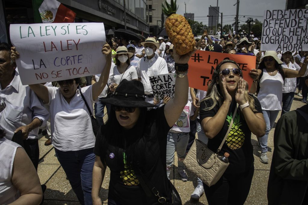 Fotos y videos de cómo se vivió la marcha en defensa de la SCJN