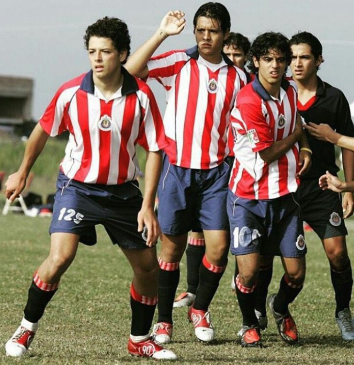 Carlos Vela y Chicharito en las inferiores de Chivas