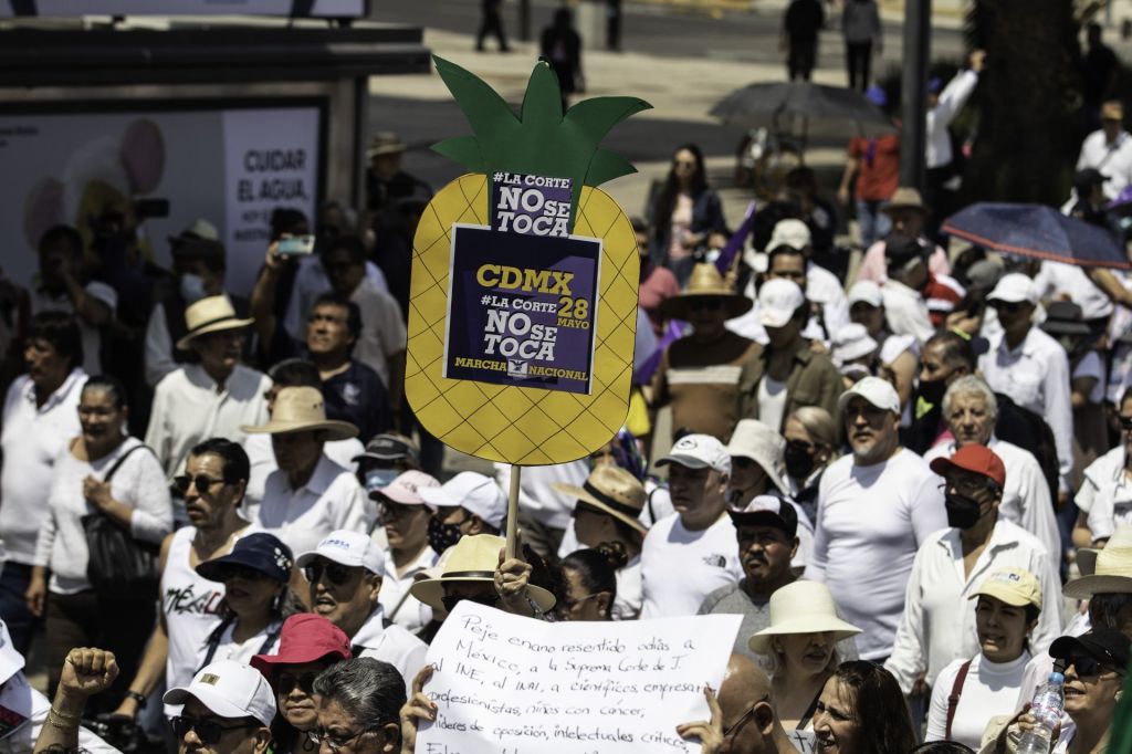 Fotos y videos de cómo se vivió la marcha en defensa de la SCJN