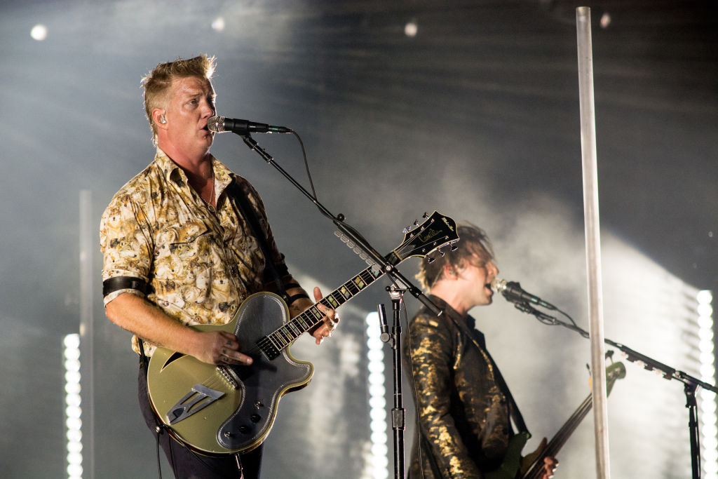 Queens of the Stone Age vuelven tras 6 años con la rola "Emotion Sickness" y un nuevo disco