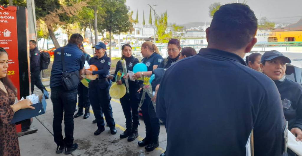 10 de mayo mujeres policias tula 1